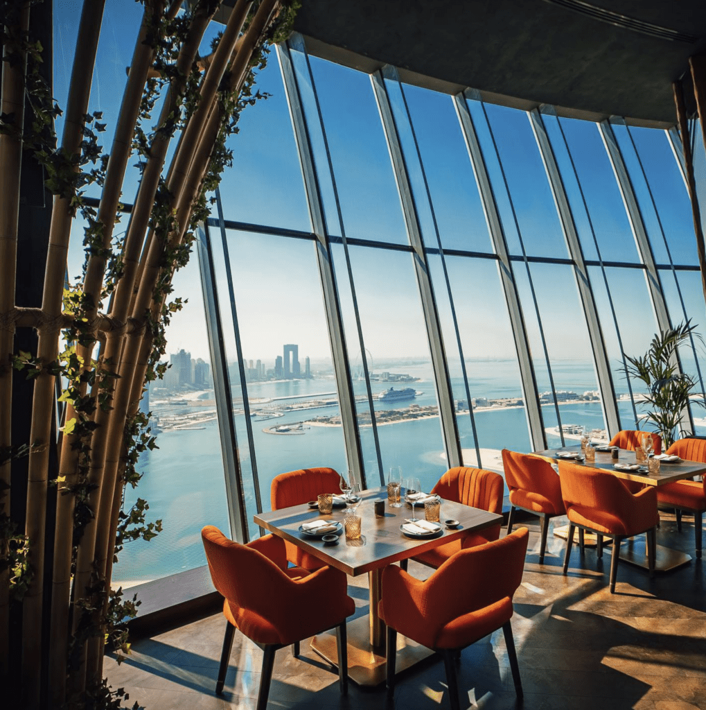 Dubai swimming pool, Toegang en tickets The View at The Palm, observatiedek dubai, infinitypool dubai, attractie dubai, wat te doen in Dubai
