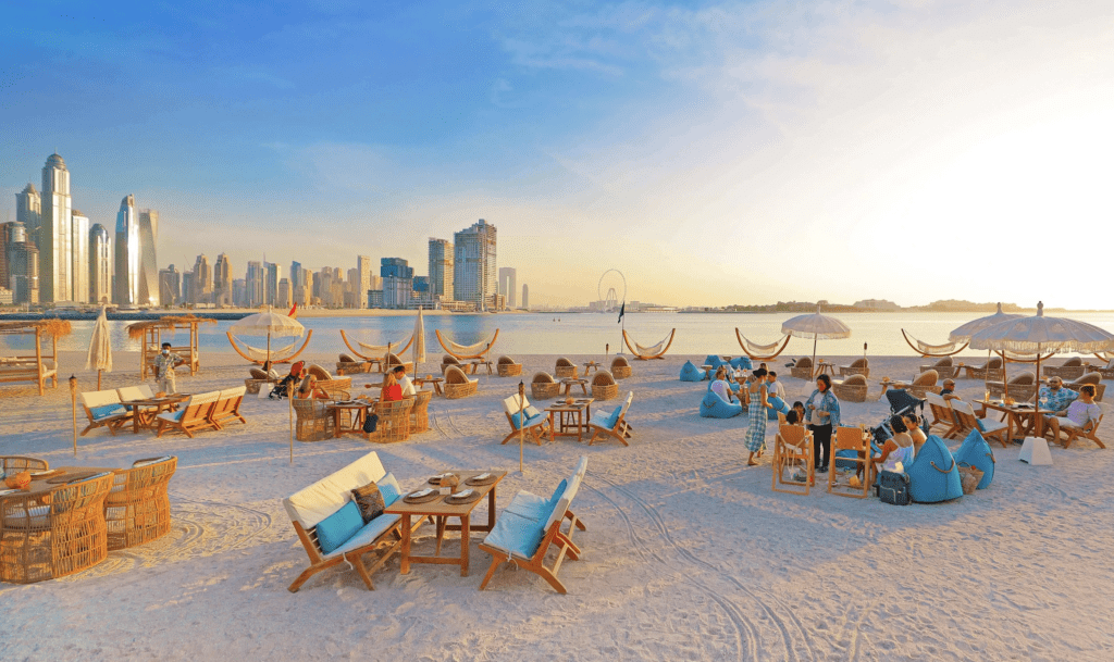 mooiste stranden Dubai,best beach clubs Dubai, best beach clubs Dubai, Palm West Beach Dubai, sān beach, kyma beach, five palm,