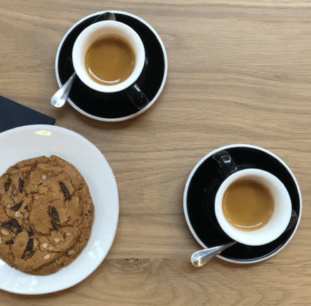 leuke koffie hotspots in Parijs, waar koffie drinken Parijs, leuke koffietentjes Parijs, beste koffie Parij