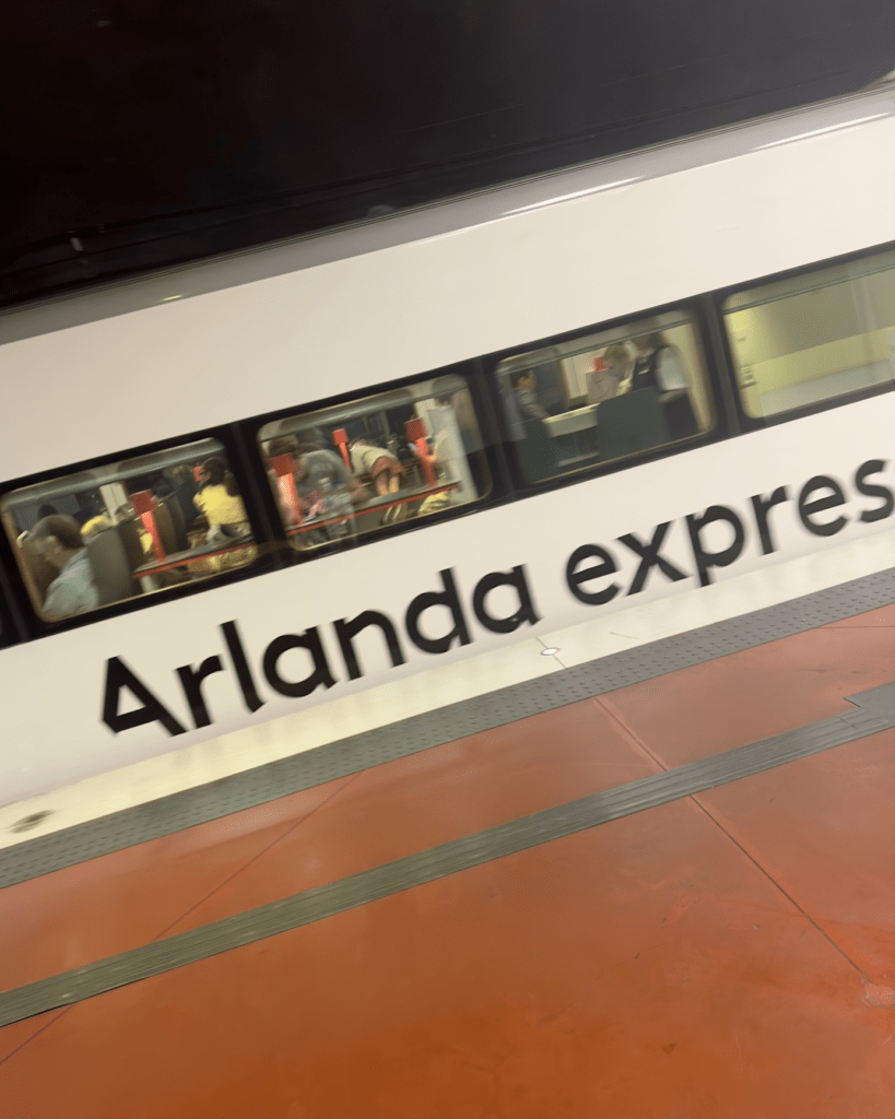 trein stockholm vliegveld centrum, trein arlanda stockholm, vliegveld Stockholm naar centrum, hoe werkt OV Stockholm, openbaar vervoer stockholm
