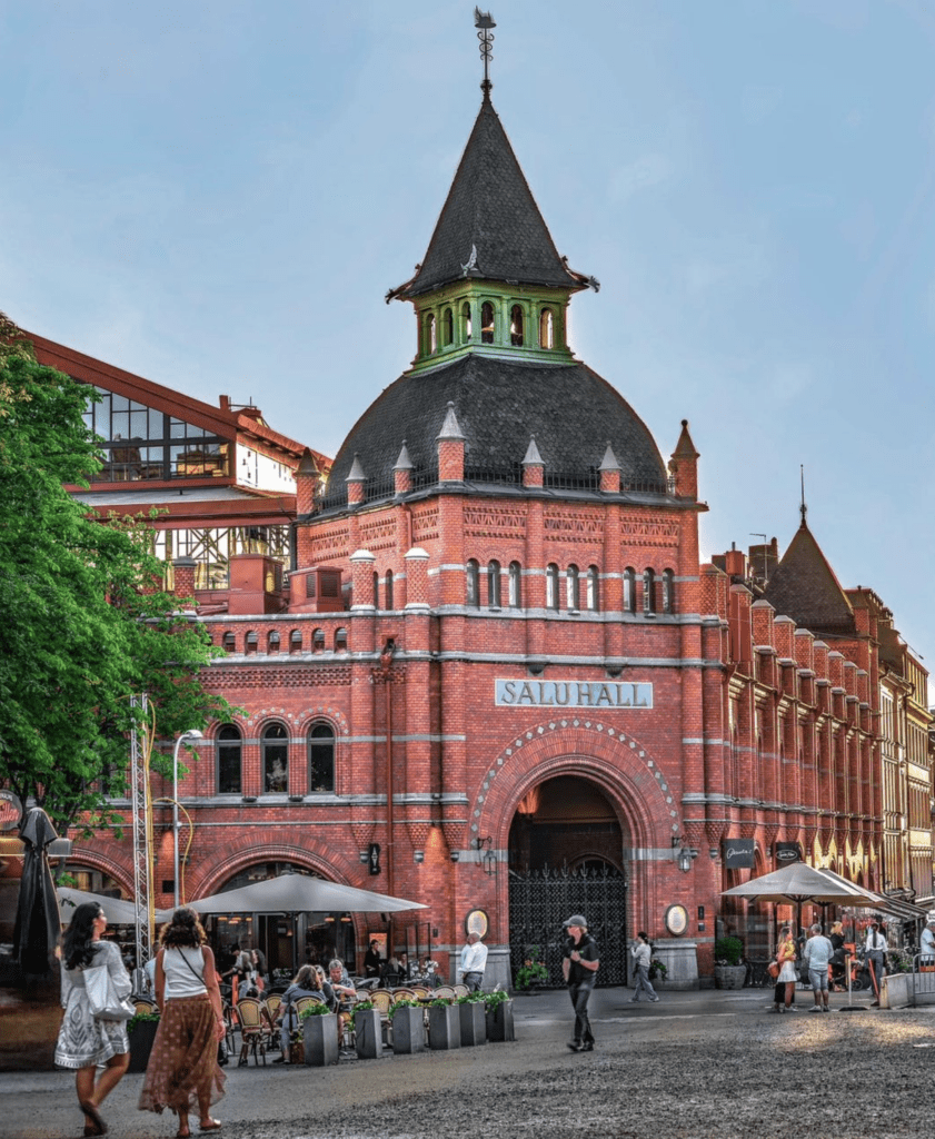ostermalm food hall stockholm, visit stockholm, ostermalm stockholm hotels, ostermalm stockholm restaurants, ostermalm stockholm winkelen, leuke wijken stockholm , Het Chique Östermalm in Stockholm